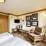 ホテル Lindenhof Hubmersberg 4*