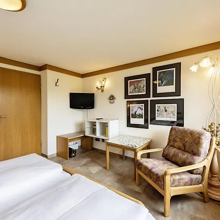 Hotel Lindenhof Hubmersberg 4*